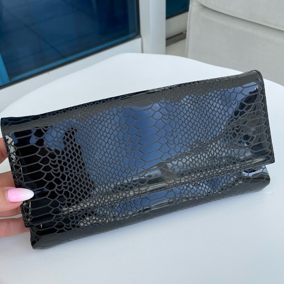 Casadei Patent Python Snakeskin Embossed Leather Clutch Black - Picture 16 of 16